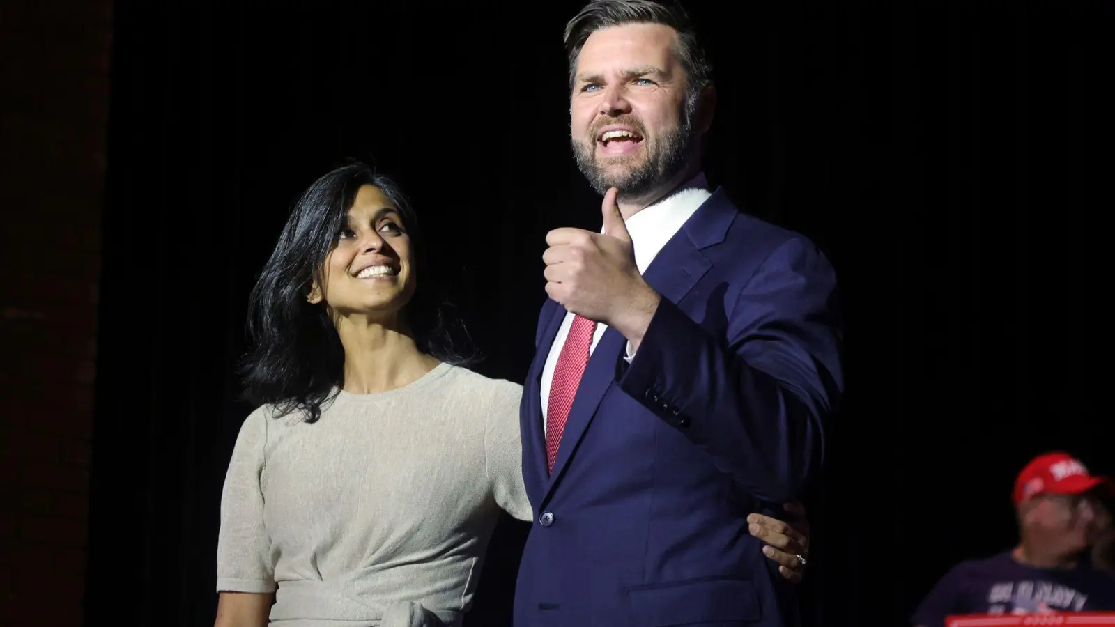 Usha Vance stand vor der Ernennung ihres Ehemannes zum republikanischen Vizekandidaten neben Donald Trump nicht unbedingt im Rampenlicht.  (Foto: Paul Vernon/FR66830 AP/AP/dpa)