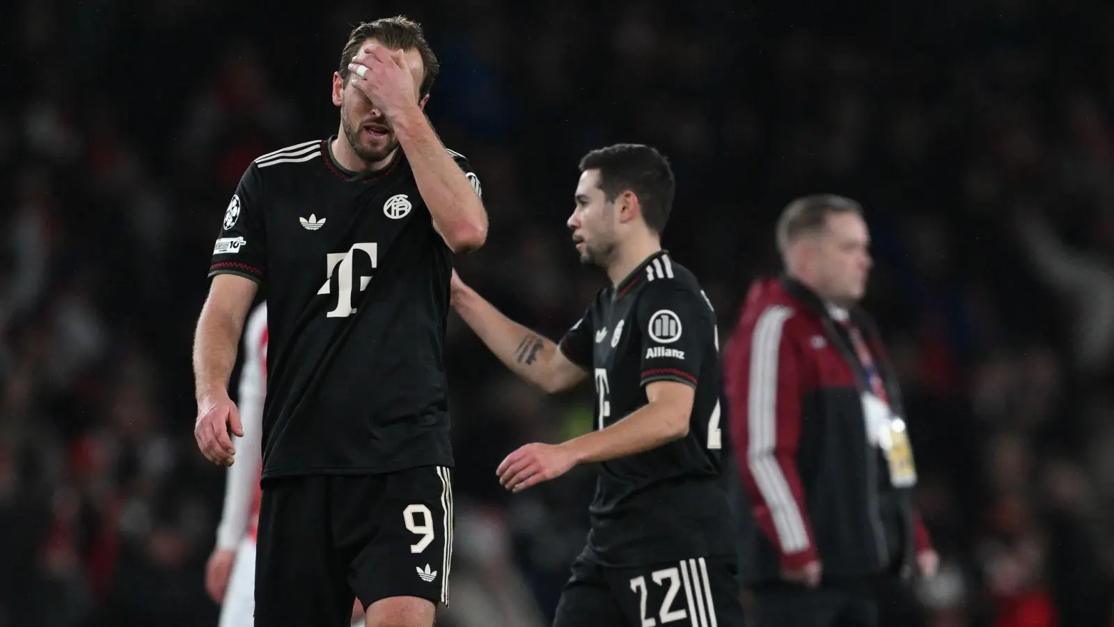 So enden Serien: Der FC Bayern verlor nach 18 Spielen ohne Niederlage verdient beim FC Arsenal. (Foto: Sven Hoppe/dpa)