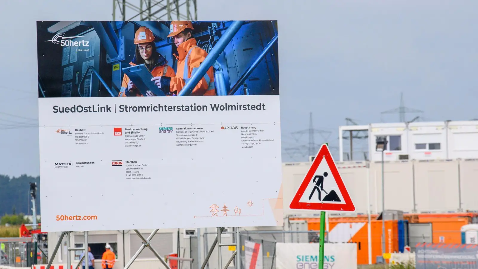 Der bayerische Abschnitt der Stromtrasse Südostlink wird rein als Erdkabel verlegt. (Archivbild) (Foto: Klaus-Dietmar Gabbert/dpa)