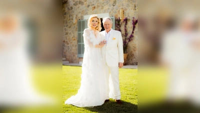 Gabriela und Wolfgang Porsche feiern ihre Hochzeit auf Mallorca.  (Foto: Privat/dpa)