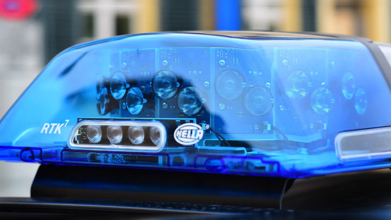 Die Kriminalpolizei sucht Zeugen. Ein 32-Jähriger wurde in Ansbach geschlagen und beraubt. (Symbolbild: James Edward Albright Jr)