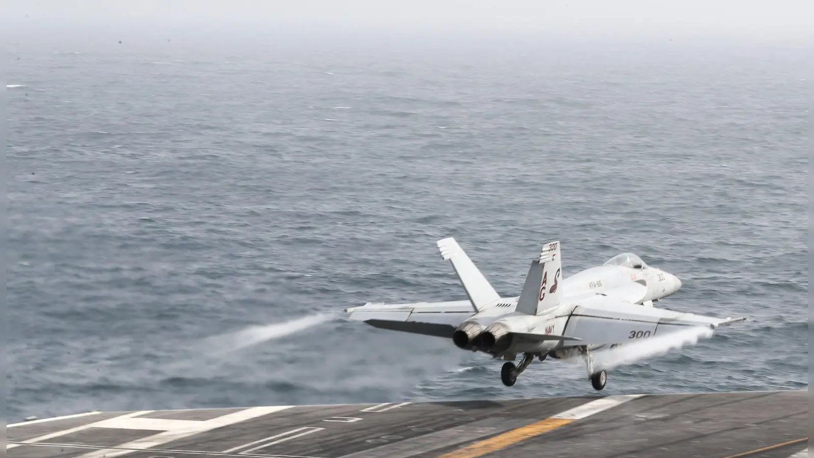 Die USA und der Iran liefern sich erneut gegenseitige Angriffe. (Archivbild) (Foto: MCSN Dan Snow/Navy Office of Information/dpa)