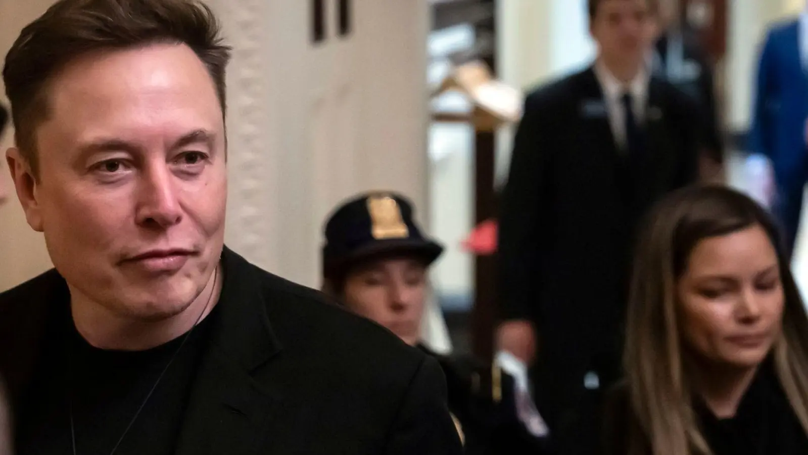 Der US-Tech-Milliardär Elon Musk wirft dem ukrainischen Militär vor, sein Satelliteninternet Starlink unerlaubt für militärische Angriffe auf russische Ziele genutzt zu haben. (Archivbild) (Foto: Ben Curtis/AP/dpa)