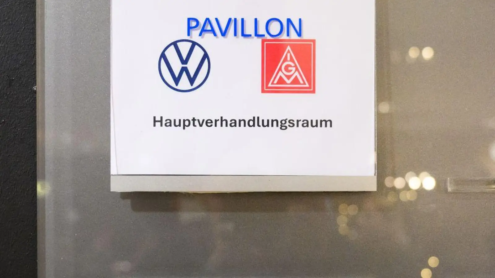 Laut IG Metall ist es die längste Tarifrunde aller Zeiten bei Volkswagen. (Archivbild) (Foto: Julian Stratenschulte/dpa)