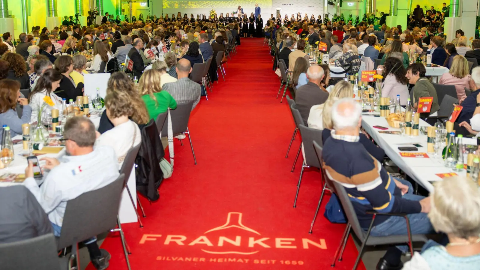 Die Wahl der Fränkischen Weinkönigin wird von der Gebietsweinwerbung Frankenwein-Frankenland GmbH organisiert. (Archivbild) (Foto: Julien Becker/dpa)