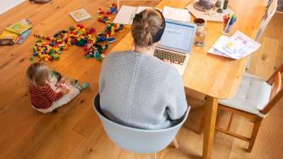 Bayerns Frauen arbeiten häufiger in Teilzeit. (Symbolbild) (Foto: Julian Stratenschulte/dpa)