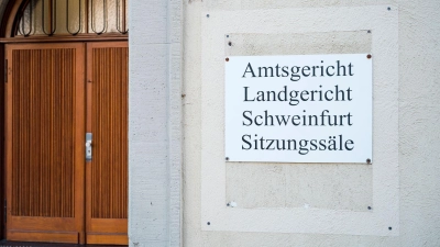 Im Streit soll ein Mann einen anderen in einem Raum für Obdachlose in der Schweinfurter Innenstadt getötet haben. (Foto: Daniel Vogl/dpa)