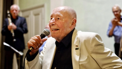 Bei der letzten Jazztime, die er verantwortet hat: Walter L. Henne am 21. Oktober 2023. (Foto: Thomas Wirth)