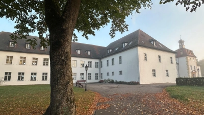 In einem Nebengebäude des „Weißen Schlosses“ in Triesdorf soll die Fachschule Ernährung und Haushaltsführung einziehen. (Foto: Landratsamt Ansbach/Josephine Georgi)