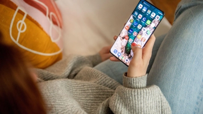 Diensteanbieter müssen in den AGB aufführen, welche Handlungen zu einer Account-Sperre führen können. (Foto: Zacharie Scheurer/dpa-tmn)