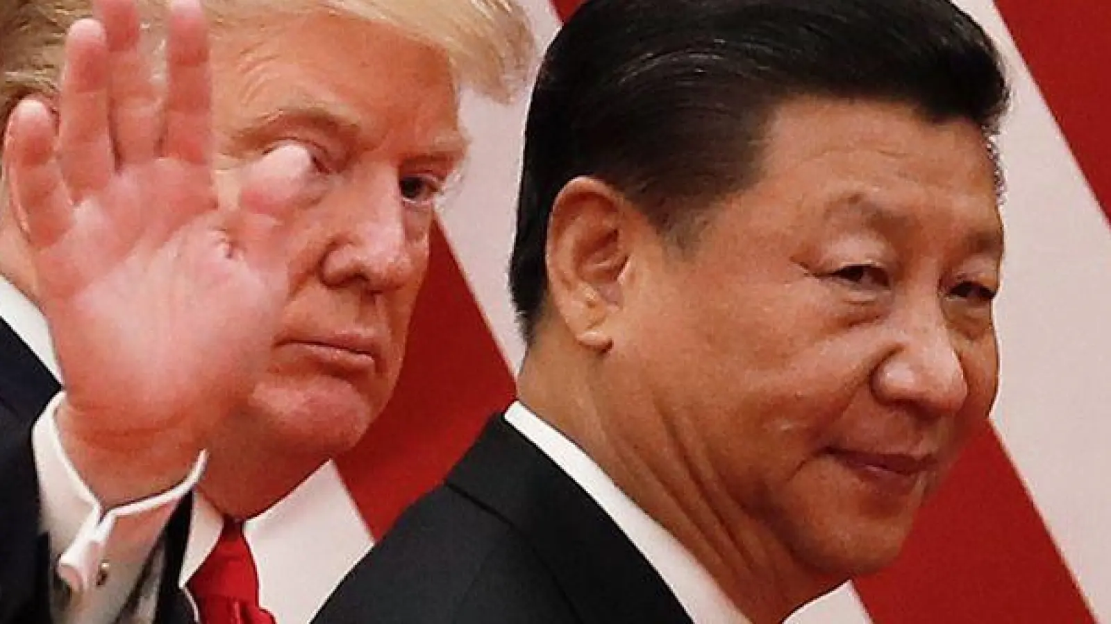 US-Präsident Trump (l) und Xi wollten am Telefon über Handel und Tiktok sprechen. (Archivbild)  (Foto: Andy Wong/AP/dpa)