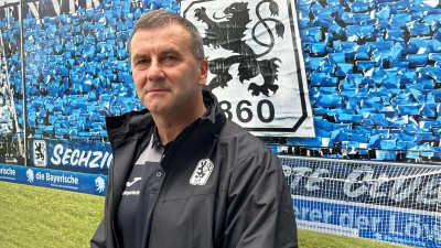 Manfred Paula erhält bei 1860 einen unbefristeten Vertrag. (Foto: Christian Kunz/dpa)