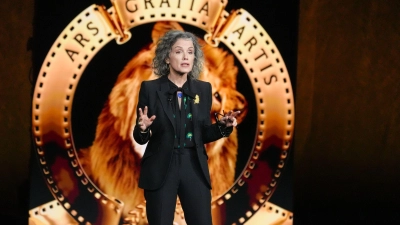 Courtenay Valenti, Filmchefin bei Amazon MGM Studios, bat in Sachen James Bond um Geduld. (Foto: Chris Pizzello/Invision/AP/dpa)