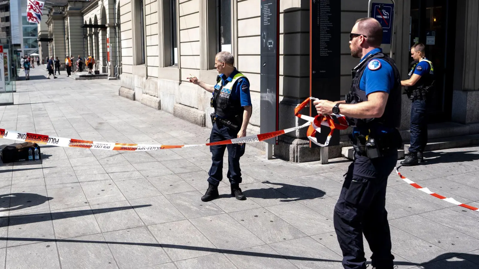 Drei Menschen wurden verletzt.  (Foto: Claudio Thoma/KEYSTONE/dpa)