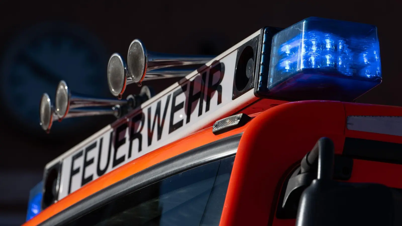 Bei dem Brand ist ein hoher Schaden entstanden. (Symbolbild) (Foto: Marijan Murat/dpa)