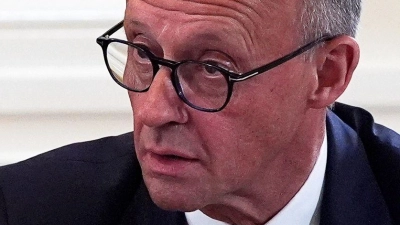 Kanzler Merz wird von US-Präsident Trump für seinen Teint bewundert. (Foto: Alex Brandon/AP/dpa)