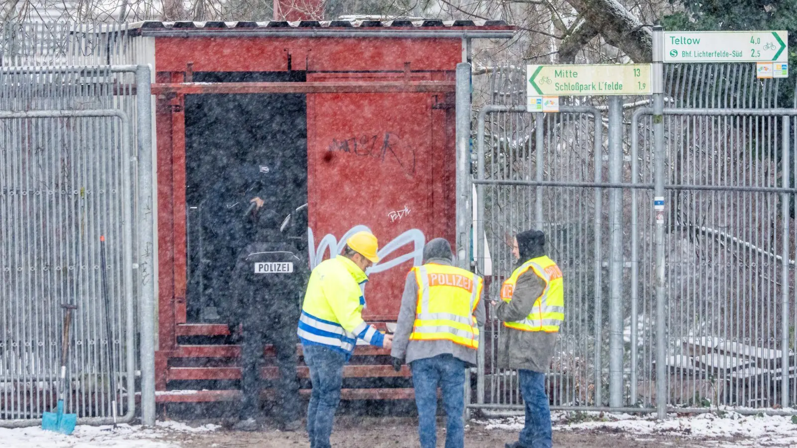 Gleich in den ersten Tagen des Jahre 2026 sorgte in Berlin ein mutmaßlich linksextremistischer Brandanschlag auf die Stromversorgung für erheblichen Ärger. (Archivfoto)  (Foto: Michael Kappeler/dpa)