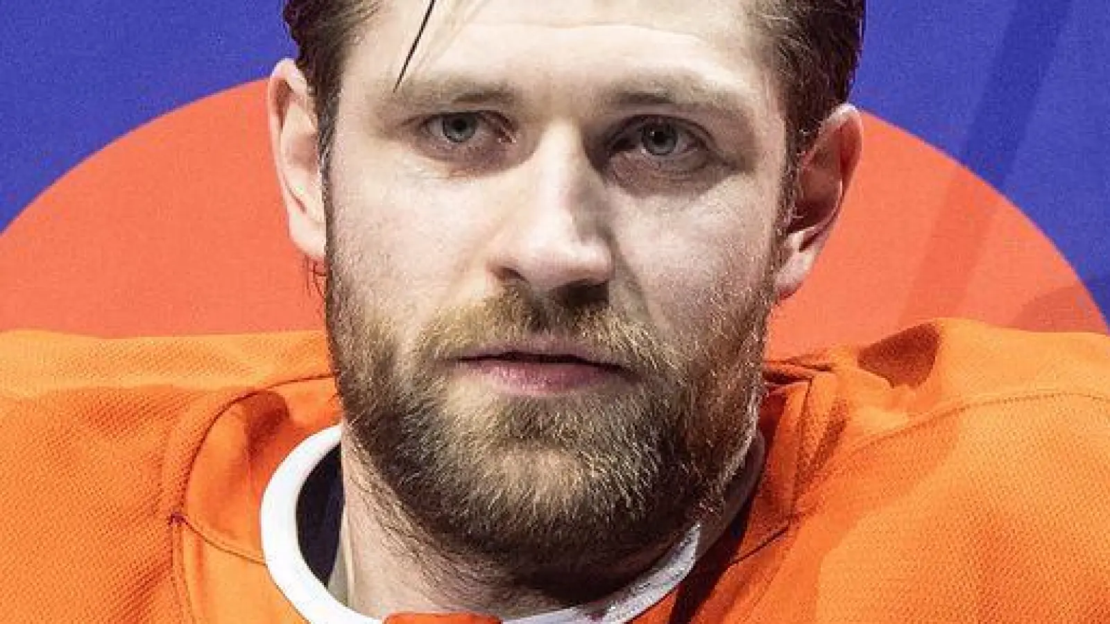 Leon Draisaitl mit seinem Hund Bowie. (Foto: JASON FRANSON/The Canadian Press/AP/dpa)