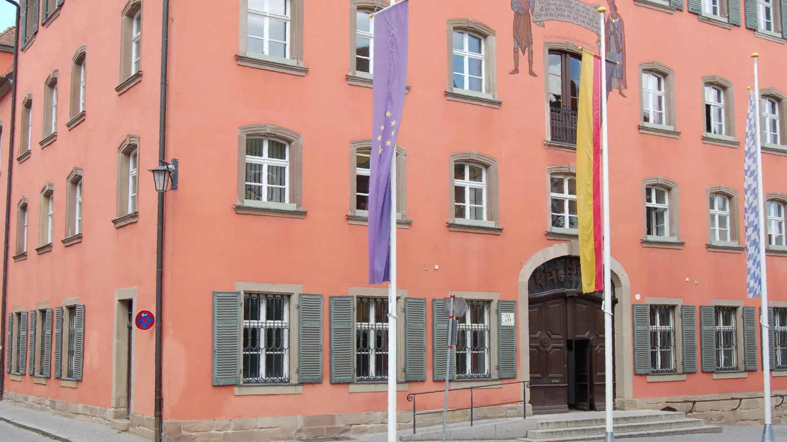 Seit über 20 Jahren hat OB Dr. Christoph Hammer den Chefsessel im Rathaus inne. Nach Ansicht der Dinkelsbühler SPD ist nun der Zeitpunkt für einen Wechsel an der Spitze der Stadtverwaltung gekommen. (Foto: Markus Weinzierl)