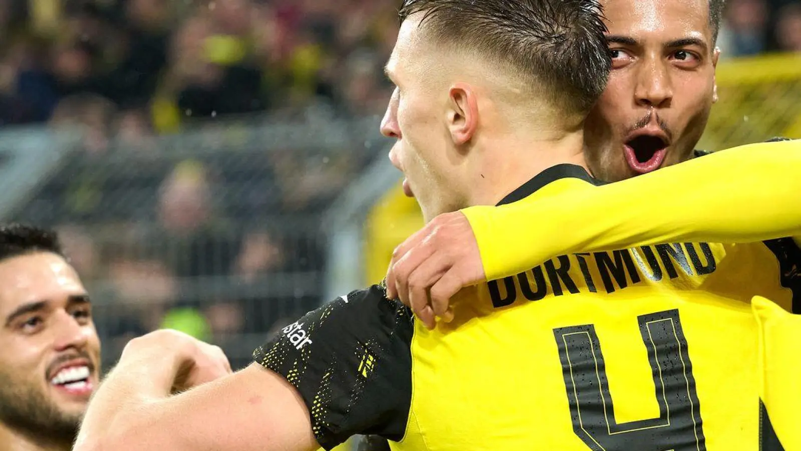 Der BVB hat nach dem Pokal-Aus wieder Grund zum Feiern.  (Foto: Bernd Thissen/dpa)