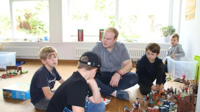 Patrick Gröger aus der Dinkelsbühler Nachbargemeinde Wört ist der Neue im Team der Stadtjugendpflege. Er macht hier ein freiwilliges soziales Jahr. Derzeit gibt es allerdings Kürzungspläne des Bundes für dieses Programm. (Foto: Martina Haas)