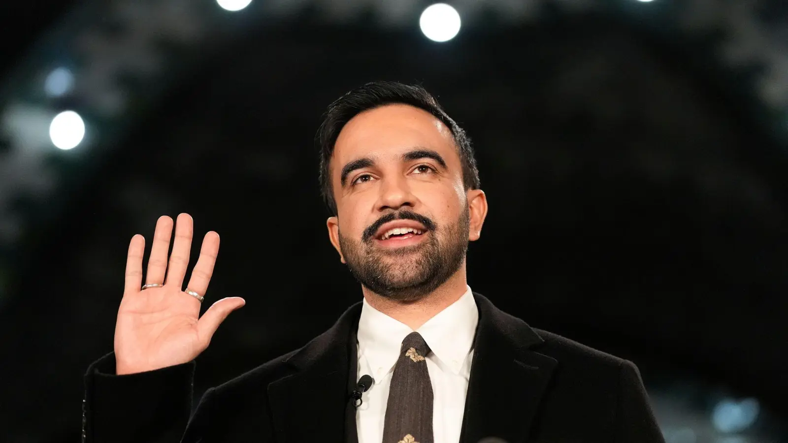 Der 34-jährige Mamdani hat einen rasanten Aufstieg vom Aktivisten zum Rathauschef hingelegt. (Foto: Yuki Iwamura/AP/dpa)