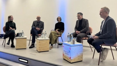 Diskutierten über Handy-Nutzung bei jungen Menschen (von links): Julia Sasse, Thomas Feibel, Marion Händel, Patrick Nonell, Markus Paul. (Foto: Philipp Warausch)