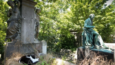 Historische Grabstätten auf Pariser Friedhöfen warten auf eine neue Nutzung. (Archivbild) (Foto: picture alliance / dpa)