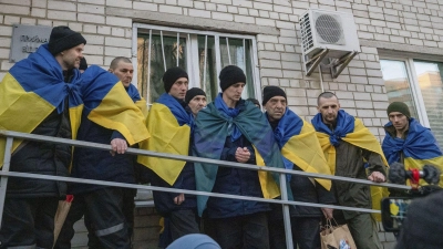 Ukrainische und russische Kriegsgefangene kommen nach Hause. (Archivbild) (Foto: -/kyodo/dpa)