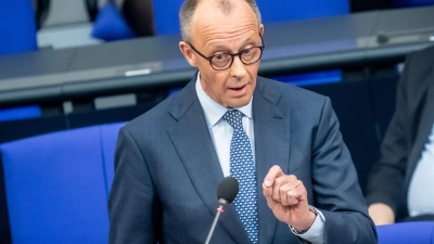 Beim Thema Gewalt gegen Frauen geht es in der Regierungsbefragungn im Bundestag hoch her. (Foto: Michael Kappeler/dpa)