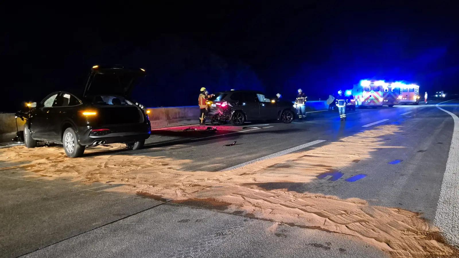 An der A7 bei Steinsfeld hat sich am Dienstagabend ein schwerer Verkehrsunfall mit mehreren beteiligten Fahrzeugen ereignet. (Foto: NEWS5/Enrico Wohlgemuth)