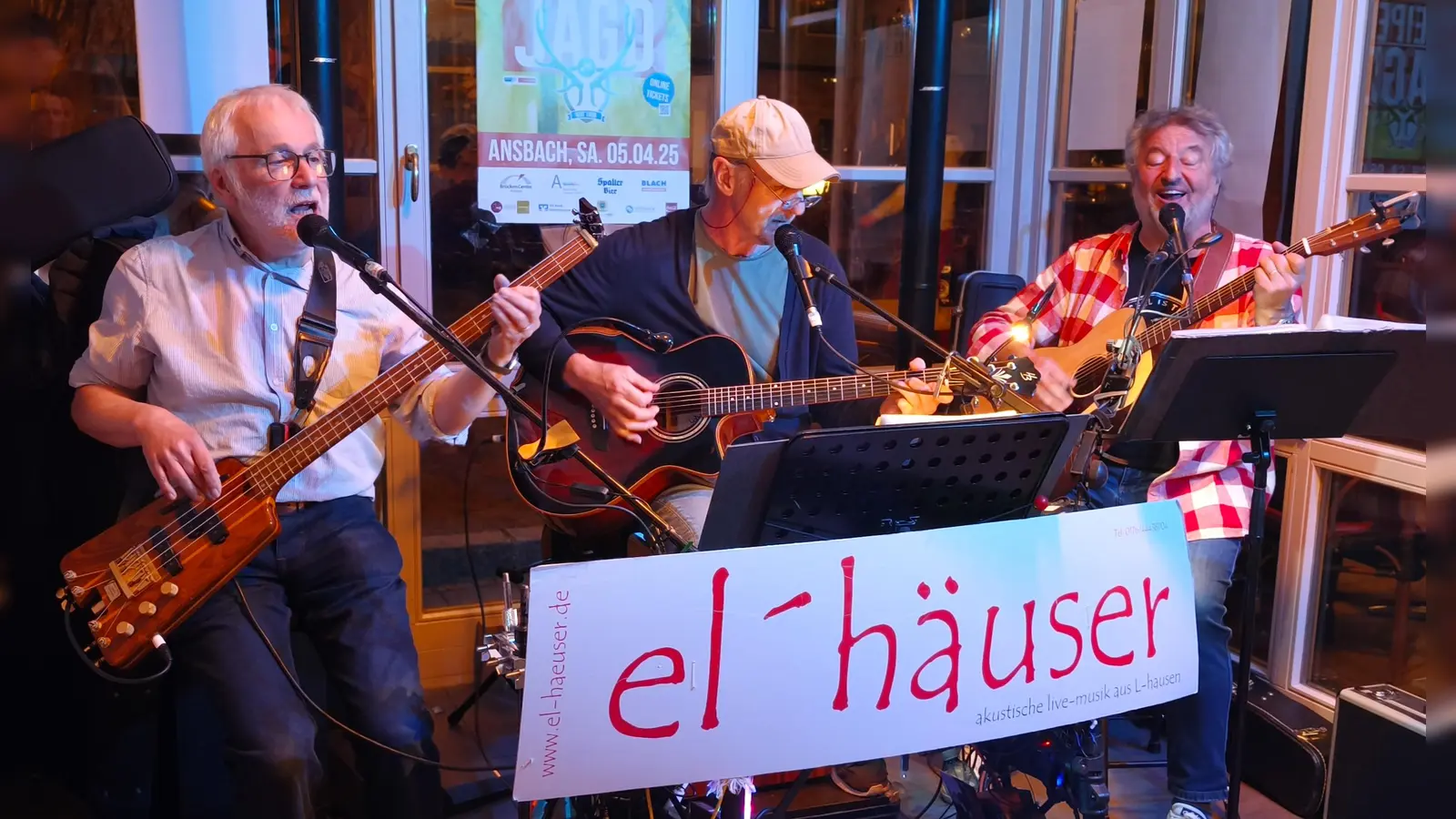 Die el`häuser spielen im Freiraum in Ansbach.  (Foto: Zeynel Dönmez)