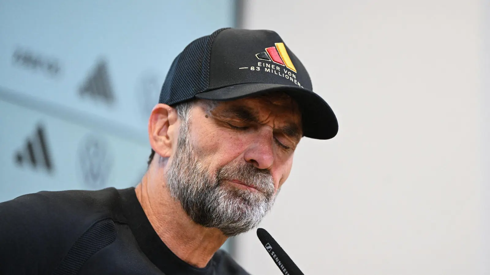 Jürgen Klopp erklärt die Niederlage, verfällt aber nicht in Depression. (Foto: Sven Hoppe/dpa)