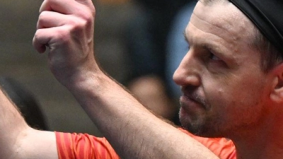 Abschied vom Tischtennis: Timo Boll nach dem letzten Spiel seiner Karriere. (Foto: Arne Dedert/dpa)