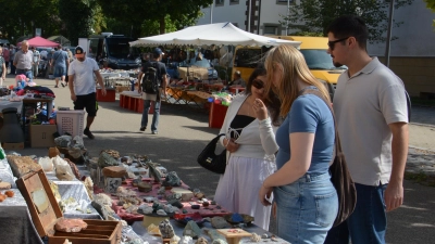 Ein Flohmarkt findet am Kirchweihsonntag in Wassertrüdingen in der Bahnhofstraße und der Marktstraße statt. (Foto: Peter Tippl)