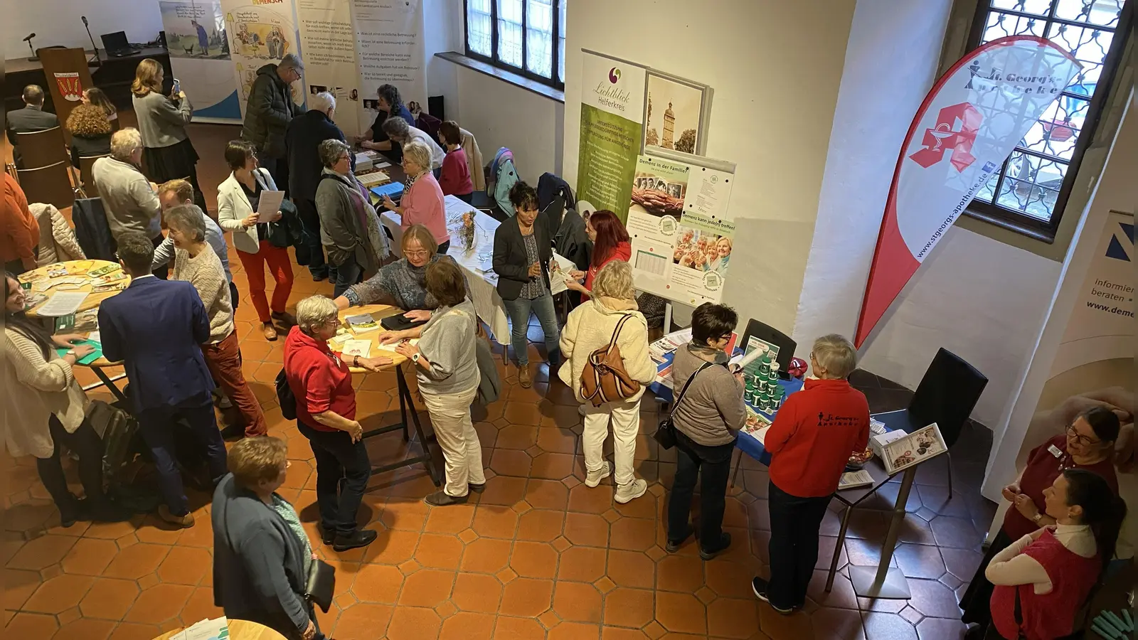 Der Landkreis Ansbach hat zu einem Infotag rund um die Themen Älterwerden, Pflege und Demenz eingeladen. (Foto: Lisa-Maria Liebing)