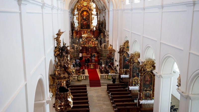 2012 war die Kirche wegen statischer Mängel geschlossen worden. Es folgten viele Jahre der Sanierung. (Foto: Daniel Vogl/dpa)