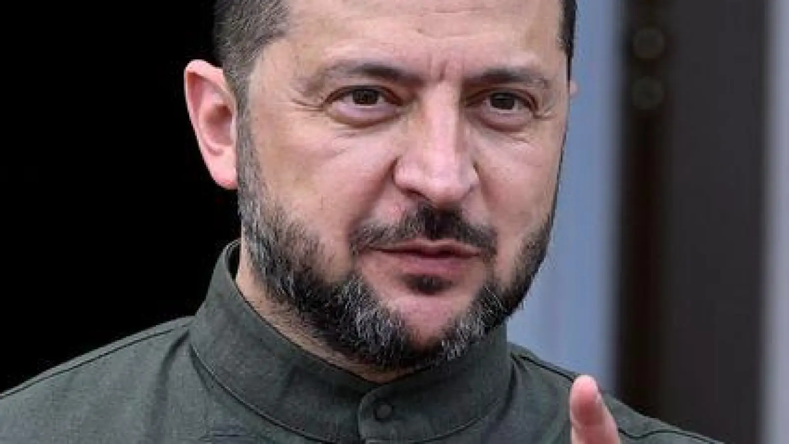 Der ukrainische Präsident Wolodymyr Selenskyj hat zum 35. Jahrestag der Unabhängigkeit des Landes weiteren Widerstand gegen Russlands Angriffskrieg angekündigt.  (Foto: Antti Aimo-Koivisto/Lehtikuva/dpa)