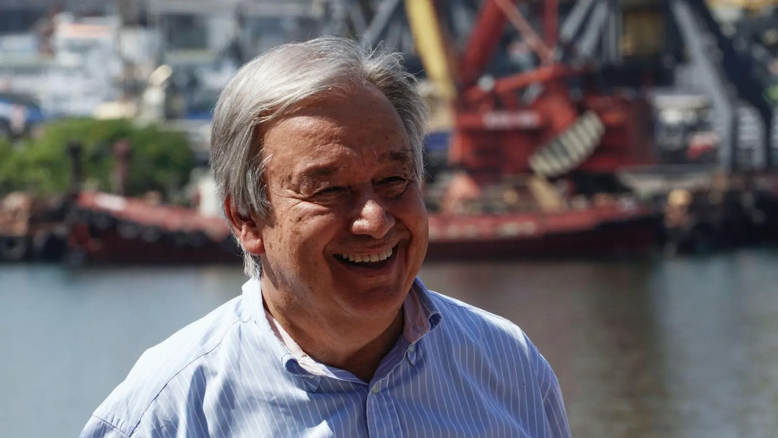 UN-Generalsekretär Antonio Guterres überprüft das Getreide-Abkommen. Archivbild (Foto: Kostiantyn Liberov/AP/dpa)