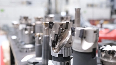 Maschinenbauer versuchen, Fachkräfte zu halten. (Symbolbild) (Foto: Bernd Weißbrod/dpa)