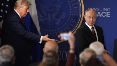 Trump sieht nach dem Gespräch mit Putin nun den Ball im Feld der Europäer (Foto: Jae C. Hong/AP/dpa)
