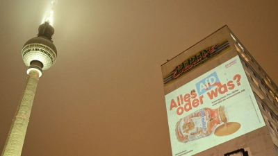 Solche Großprojektionen waren in mehreren Städten geplant. (Foto: Lilli Förter/dpa)