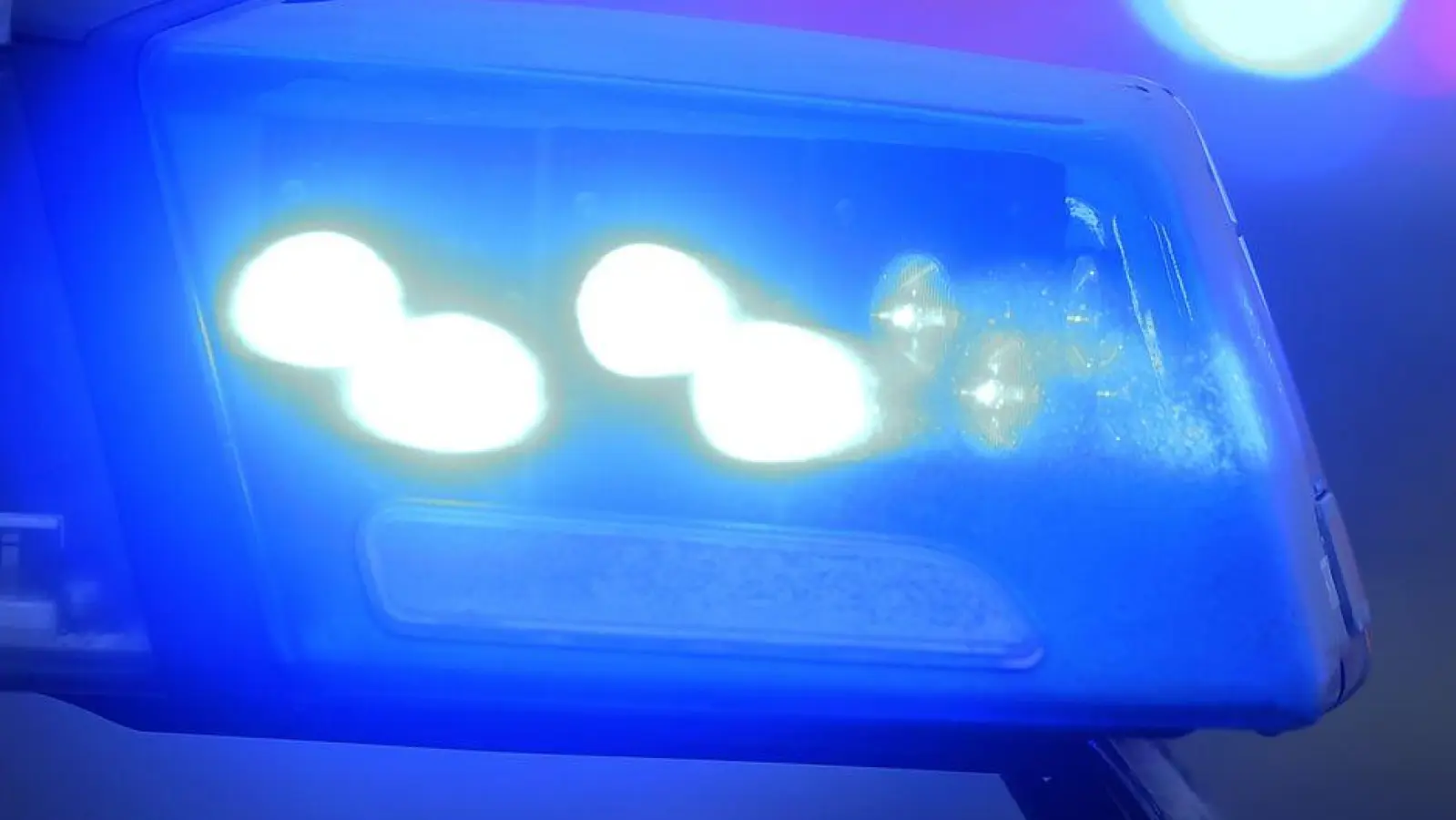 Die Polizei sperrte die Autobahn in Fahrtrichtung München. (Symbolbild) (Foto: Karl-Josef Hildenbrand/dpa)