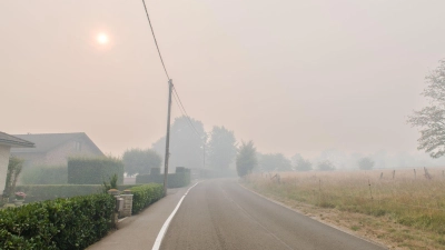 Das Feuer ist in Belgien an der Grenze zu Deutschland ausgebrochen. (Foto: Nicolas Lambert//dpa)