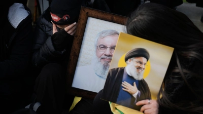 Die Zeremonie für den getöteten Hisbollah-Chef Nasrallah ist auch eine Machtdemonstration. (Foto: Bilal Hussein/AP/dpa)