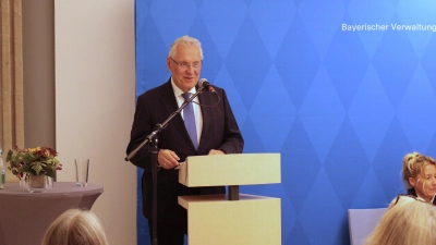 Bayerns Innenminister Joachim Herrmann gratulierte dem Bayerischen Verwaltungsgerichtshof in Ansbach zum 30-jährigen Bestehen. (Foto: Constantin Prosch)