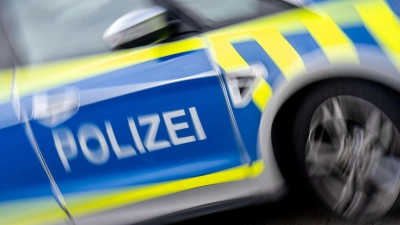 Ein Anwohner wählte den Notruf. (Symbolbild) (Foto: Hendrik Schmidt/dpa)