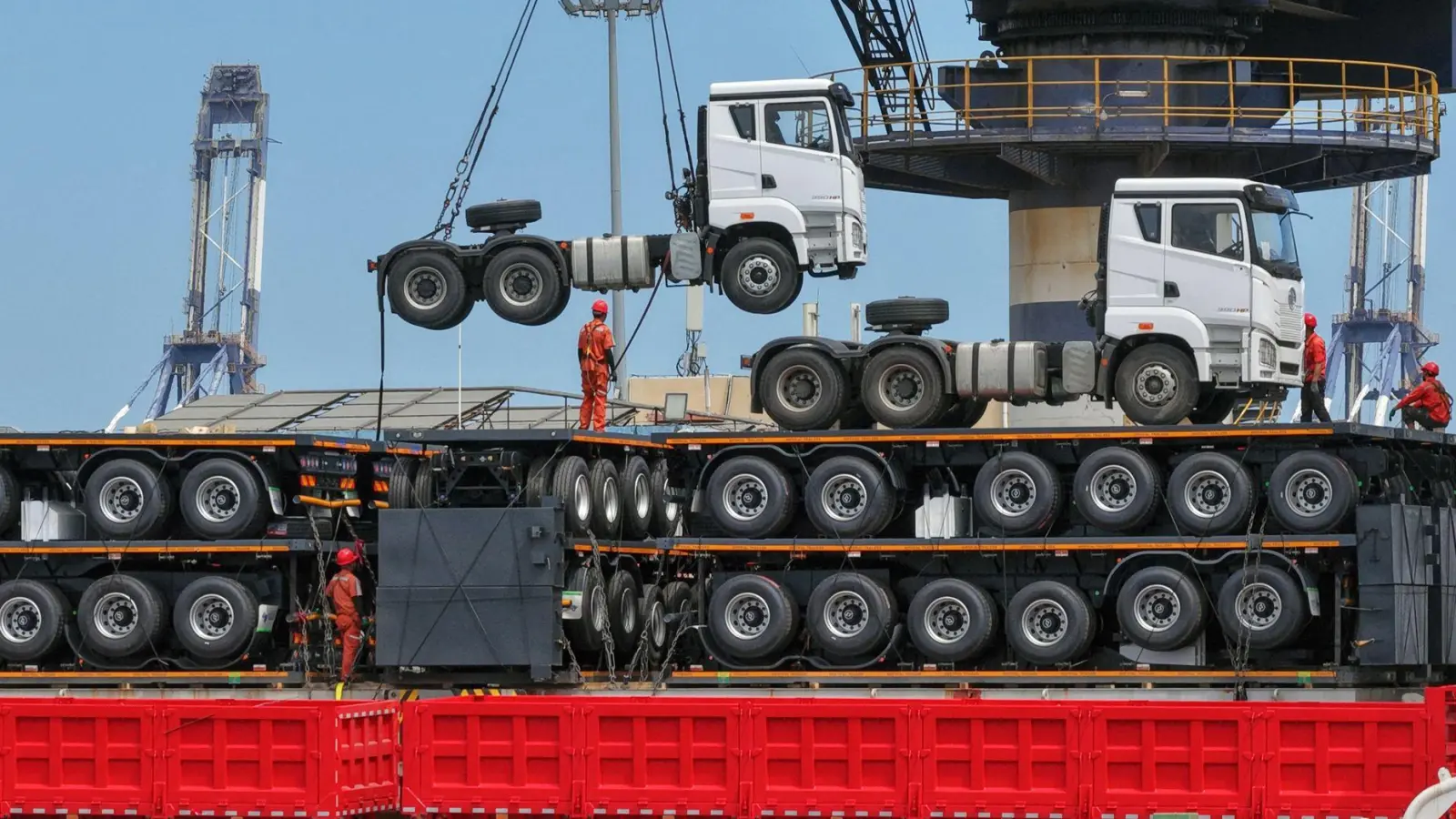 Was in China keinen Absatz findet, geht oft in den Export. (Symbolbild)  (Foto: Tang Ke/XinHua/dpa)