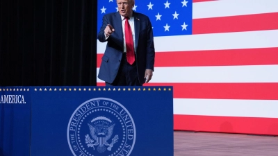 Der US-Präsident hat laut übereinstimmenden US-Medienberichten entschieden, dass sich sein Land in einem „bewaffneten Konflikt“ mit Drogenkartellen befindet. (Archivbild) (Foto: Evan Vucci/AP/dpa)