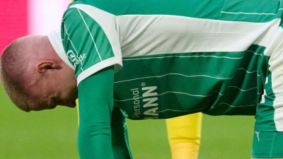 Brynjar Bjarnason droht als einer von mehreren Fürth-Profis gegen Hannover auszufallen. (Archivfoto) (Foto: Bernd Thissen/dpa)